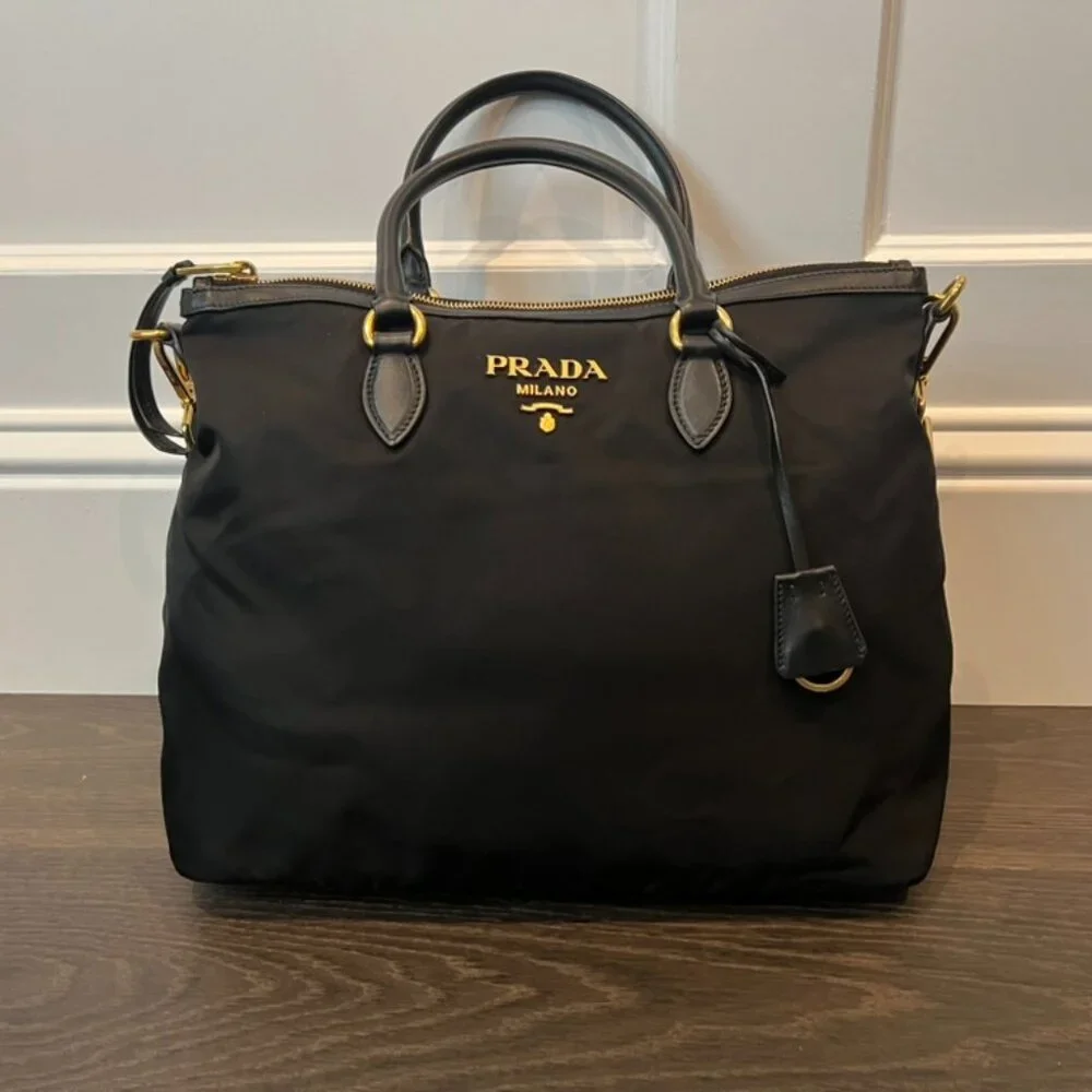 Prada - Picture 1 of 5
